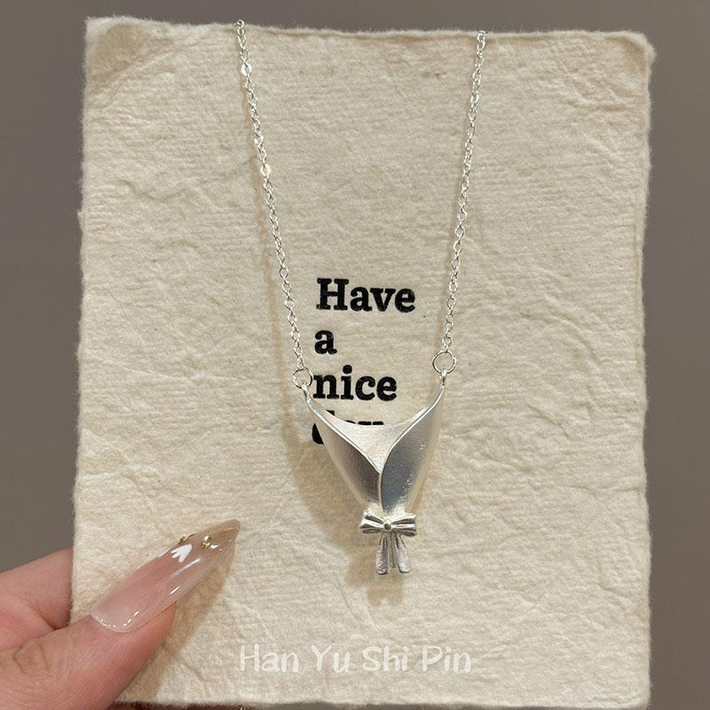 Elegant Silver Flower Bouquet Pendant